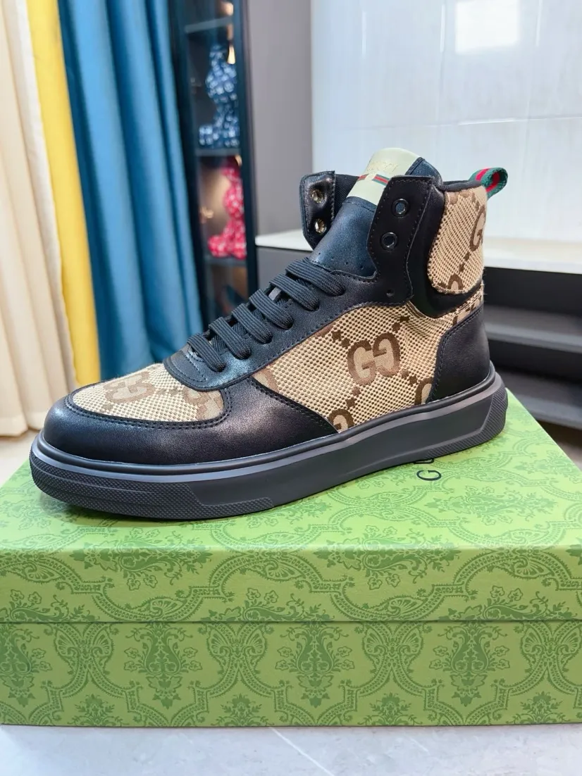 Men's shoes 💰440🌹🌹GUCCI [Gucci] New high-top men's shoes, a high-end brand, the latest fashionable casual men's shoes, trendy and versatile, relaxed and sporty style, uppers imported from Italy, first-layer cowhide, genuine leather lining, and ultra-fine workmanship. Original personalized fashionable rubber wear-resistant outsole, light and comfortable on the foot, size 38-44